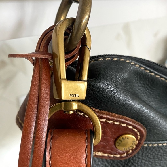 Fossil Leather Shoulder/Crossbody Bag - Picture 10 of 14